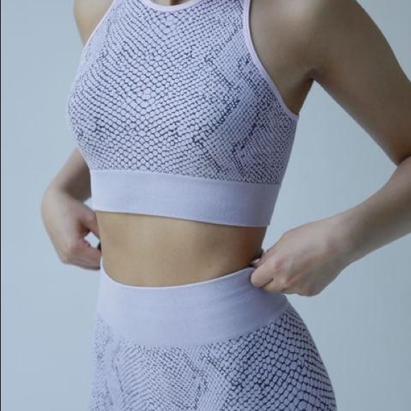 Workout Set Snake Skin Tank and Leggings - Picture 3 of 6